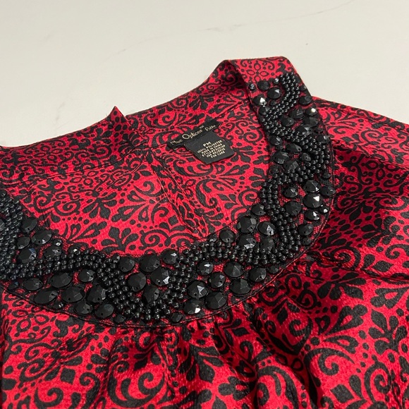 Women’s petite medium red design shirt - Picture 4 of 5